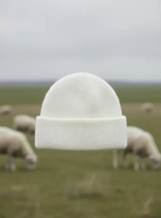 Hat on Model thumbnail detail